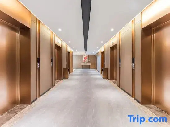 Homeinn Plus Hotel (Weifang Railway Station Yinquan Plaza)