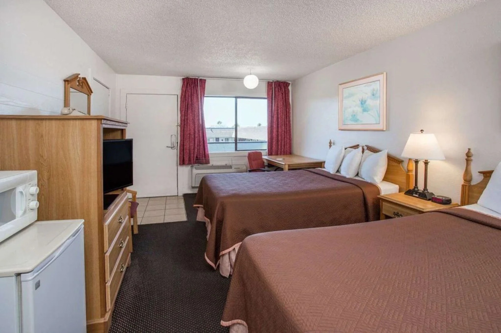 Travelodge Fort Bragg