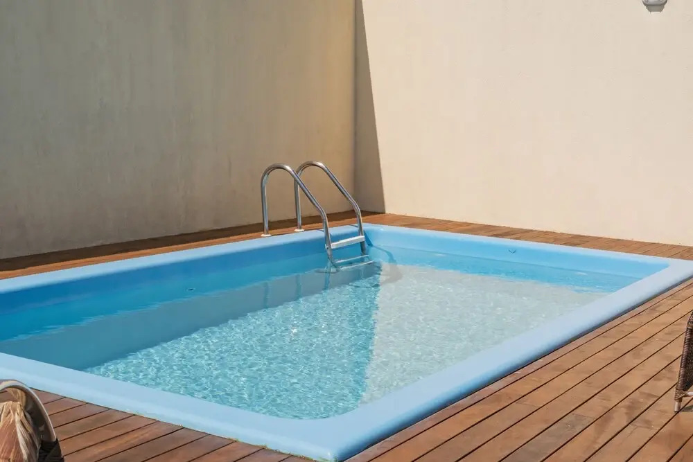 896 - Cobertura com piscina e vista mar