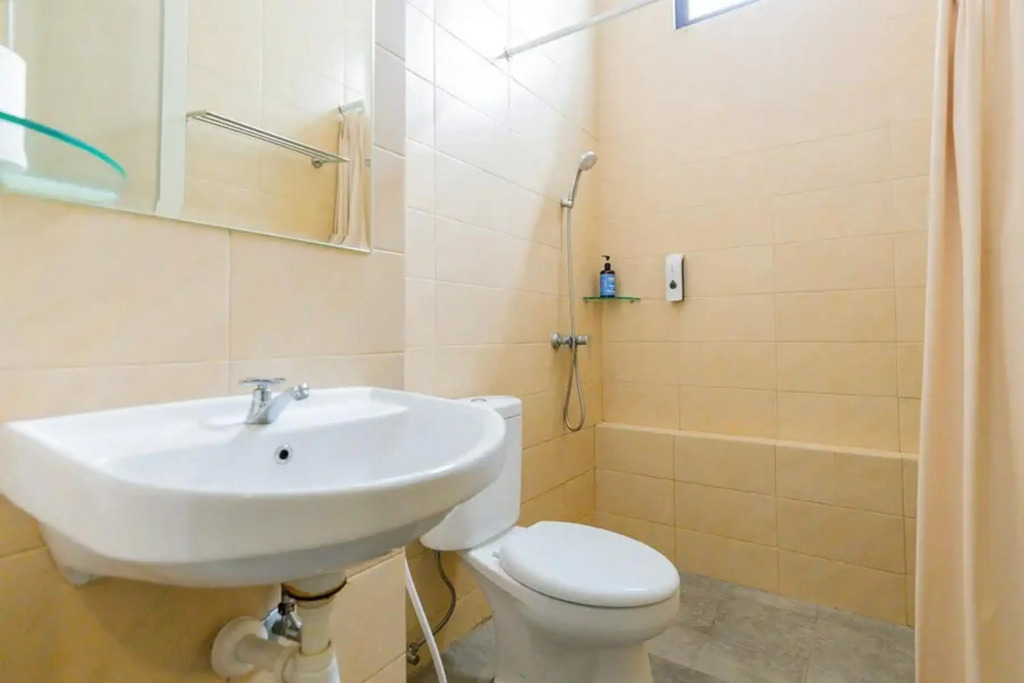 Sans Hotel Rajawali Surabaya by RedDoorz