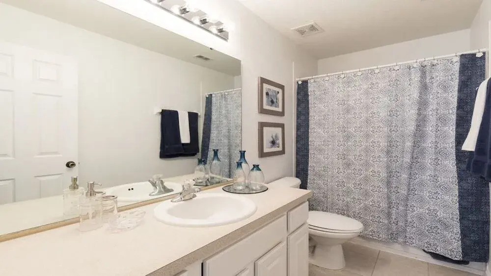 Villa 7799 Basnett Windsor Hills