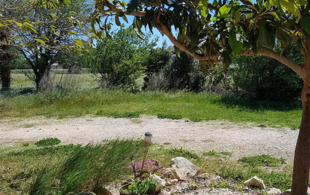 Petite maison refaite à neuf dans mas du 19ème siècle