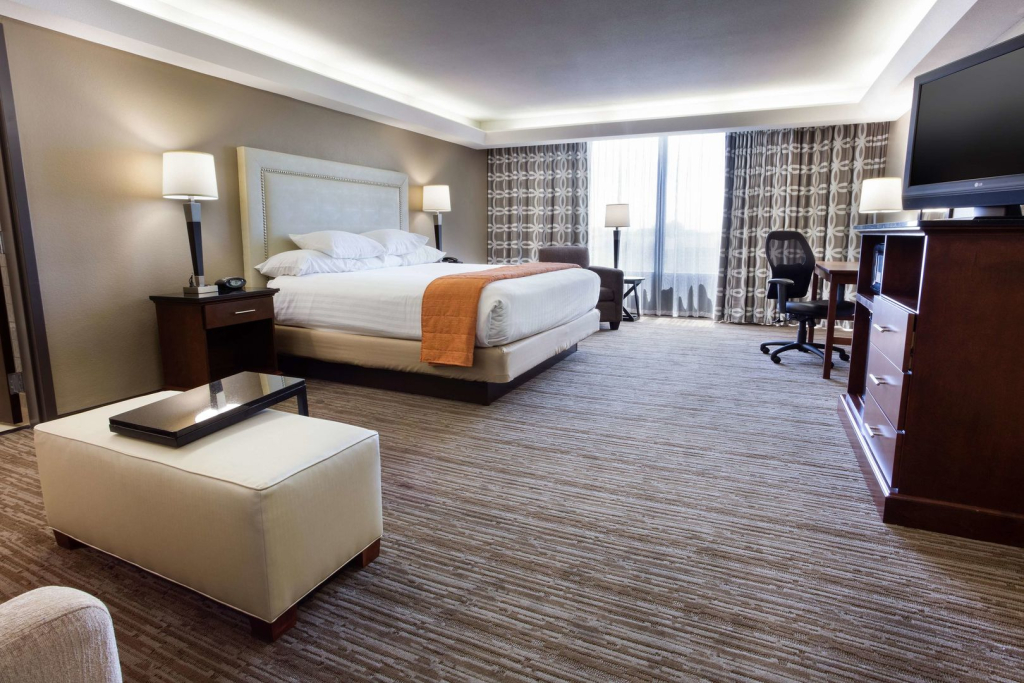 Drury Inn & Suites Kansas City Airport