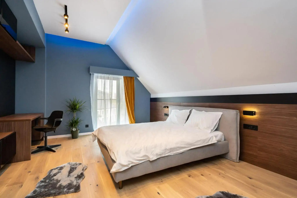 Sunflower- Designer 2R apartment near Piata Unirii with circular terrace