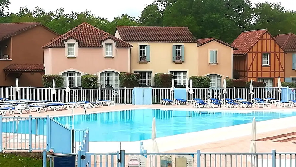 House With one Bedroom in Monflanquin, With Wonderful Lake View, Pool