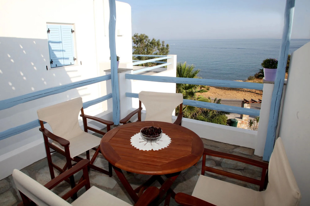 Agnadi Syros Beachfront Studios & Rooms