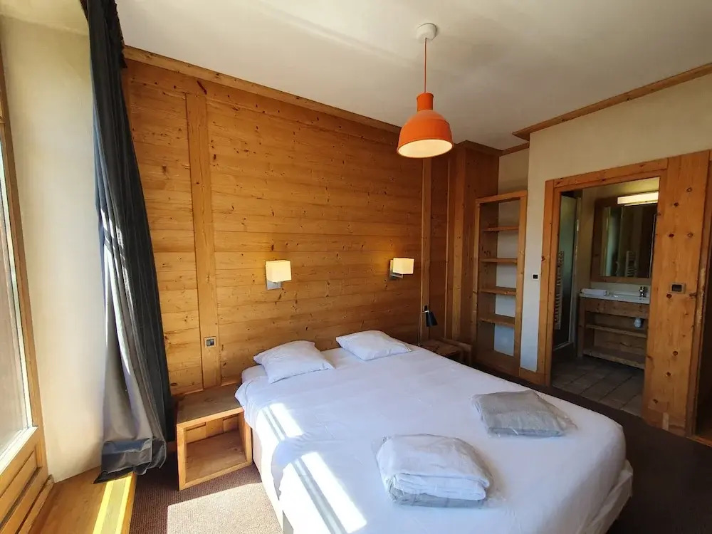Alpine Apartment for 8 Guests