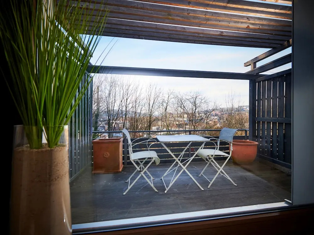 criston apartments - central living P