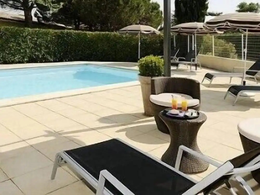 Logis Hôtel Le Mistral - Restaurant - Montélimar Sud