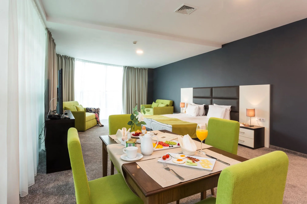 Earth & People Hotel & SPA