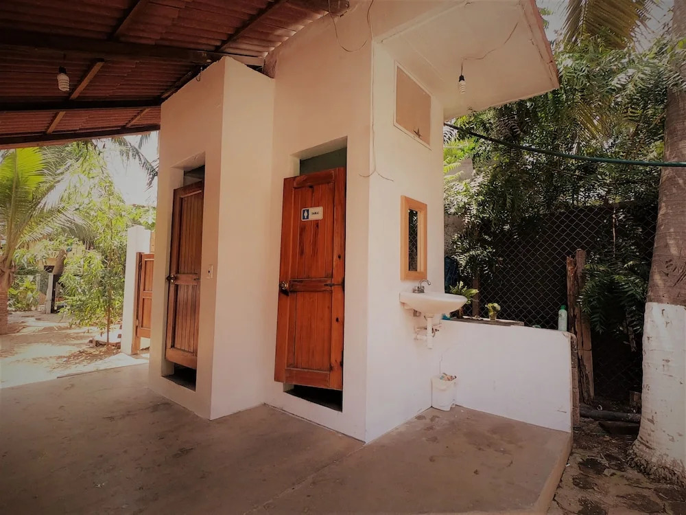 Hostal Punta Paraíso Cabañas