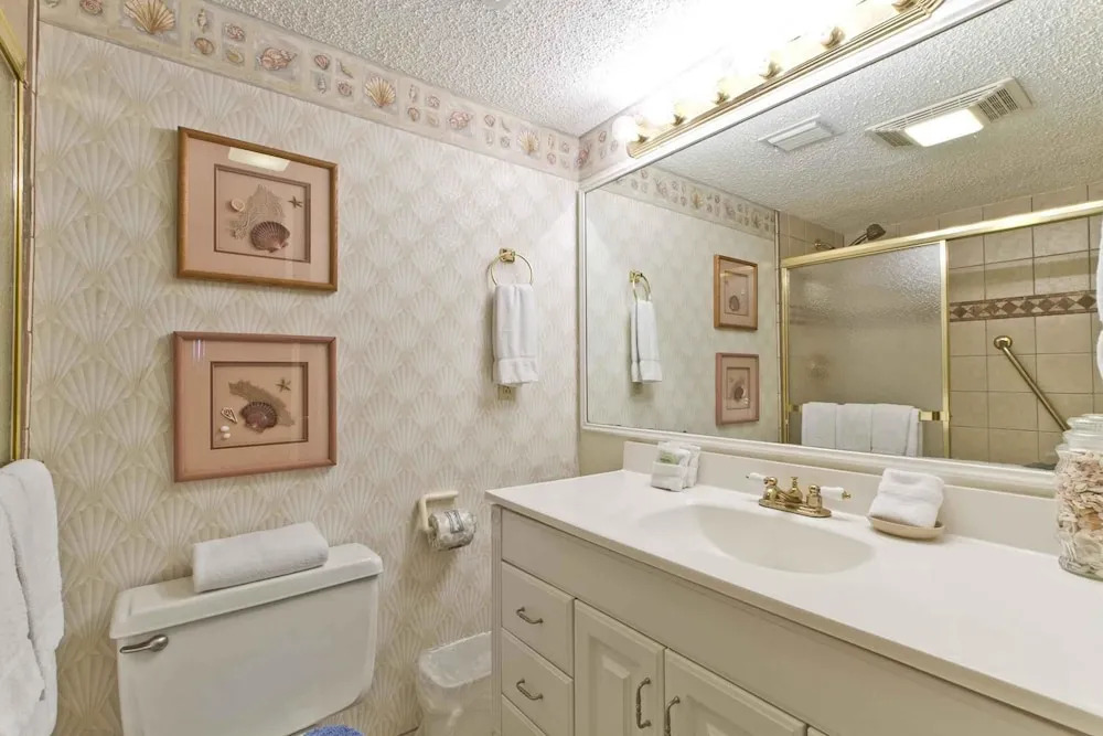 Villa Del Sol Condominium 205