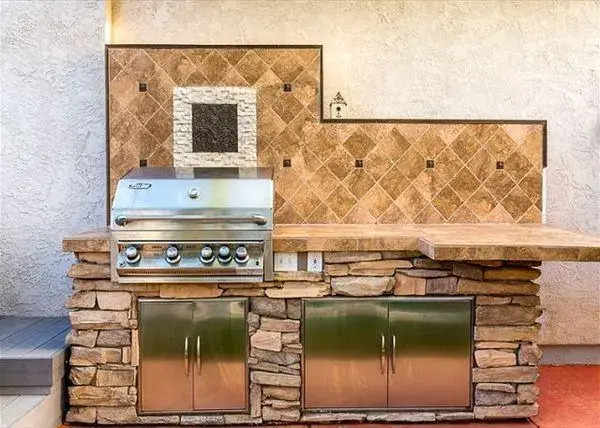 Three Bedroom Poolside in Pacific Beach
