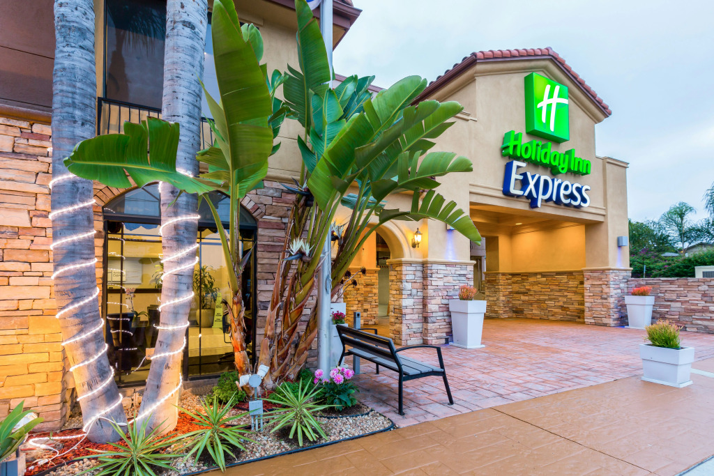 Holiday Inn Express San Diego - Sea World Area by IHG