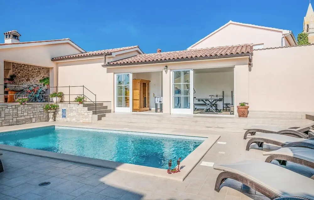 Beautiful Home in Pula With Wifi and 3 Bedrooms
