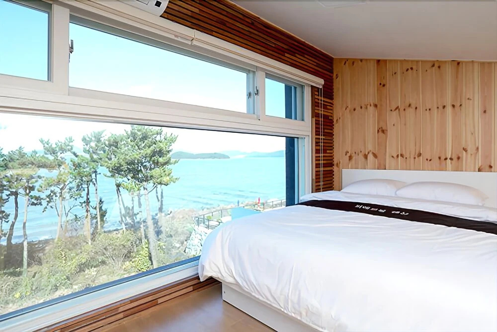 Yeosu Pierre Mont Pension