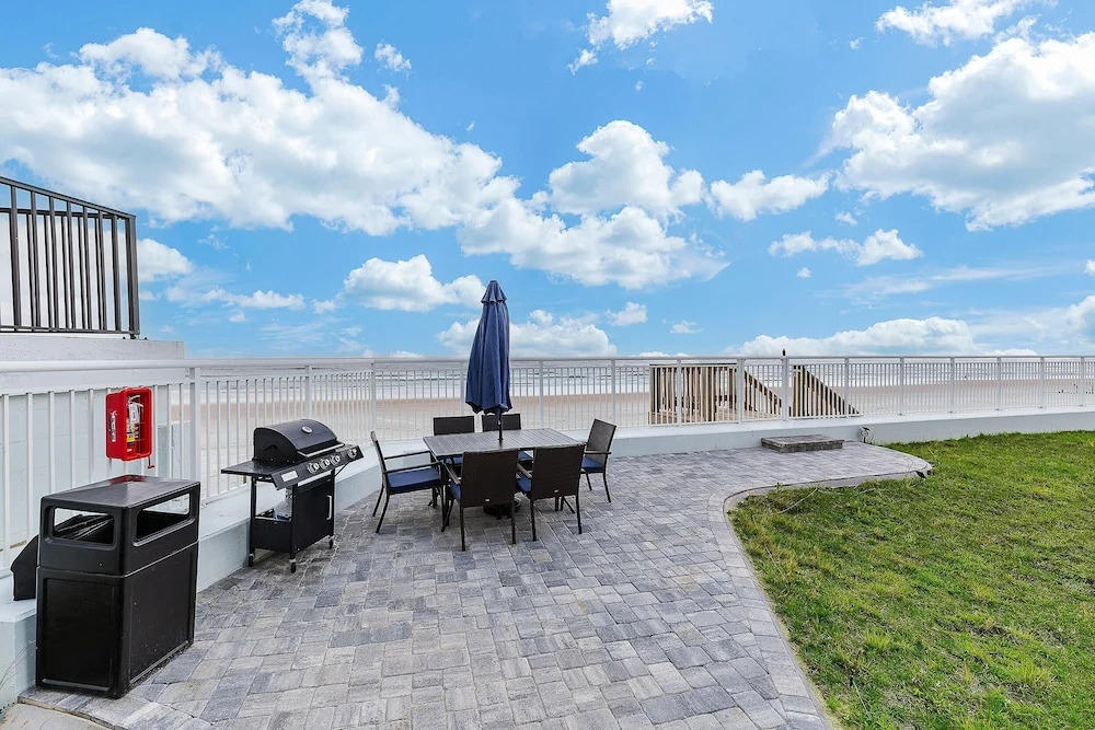 Ocean Breeze Resort 106