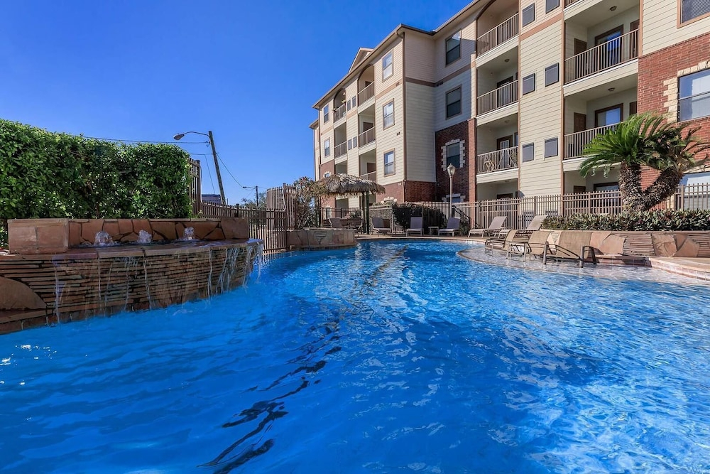 Landing Apartments near Downtown Corpus Christi
