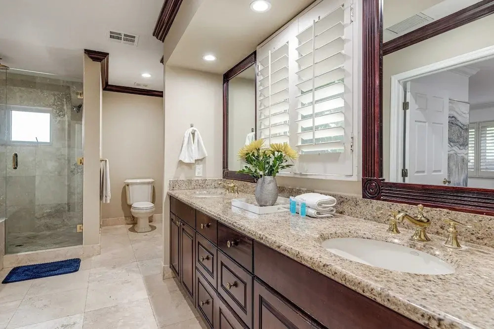5mins to Beach Pool + Hot Tub Billiards Coral Ridge Getaway by Avantstay