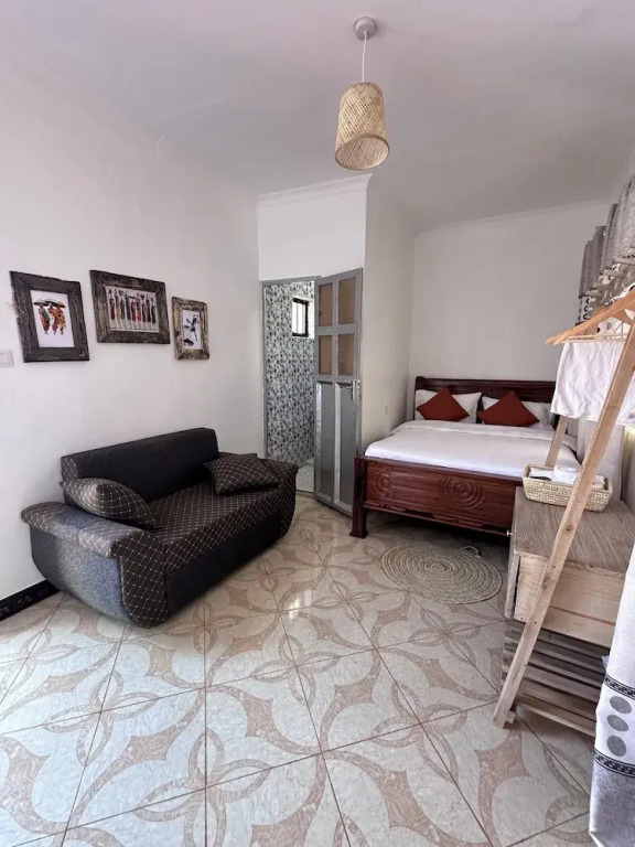 Amora Homestay and Safaris