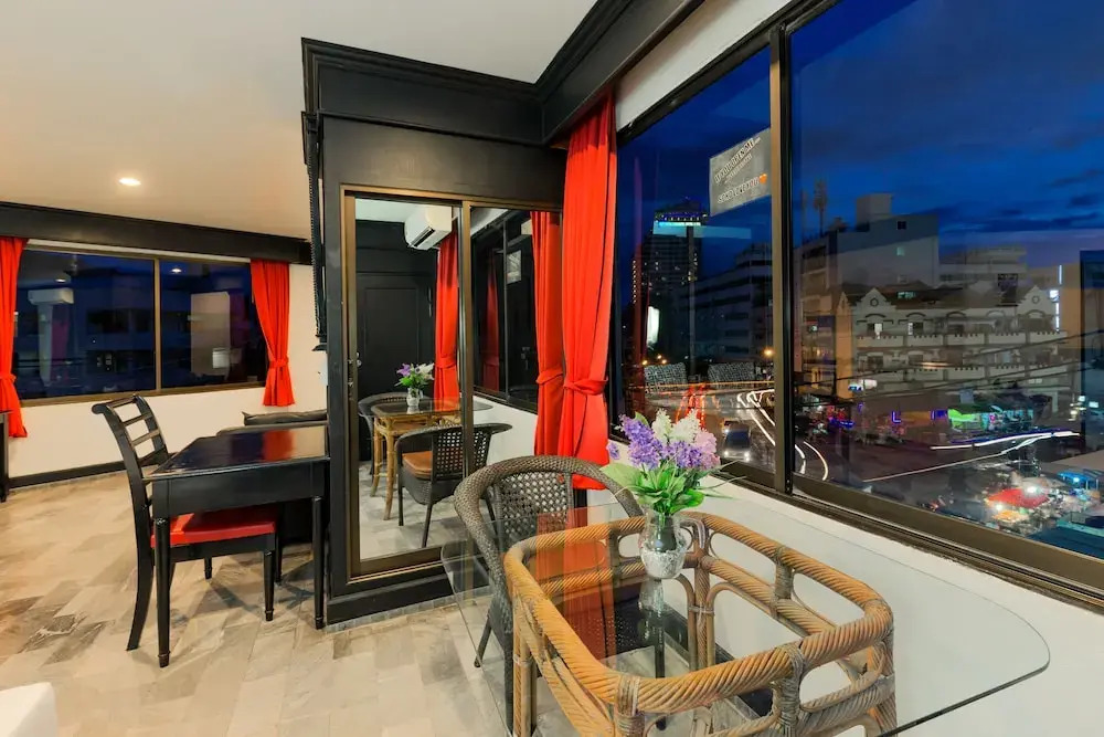 SOHO Rooms Patong