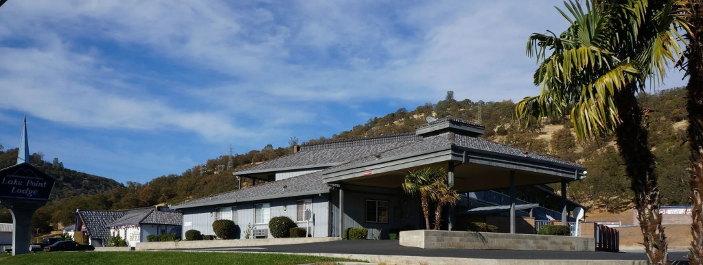 Lake Point Lodge