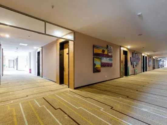 LiveCool-Hotel (WanDaGuangChangShunHaiDiTieZhanDian)