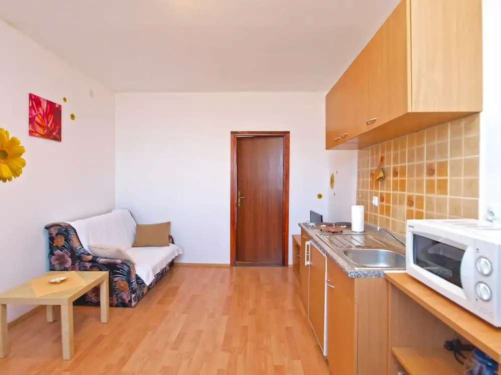 Apartment 990