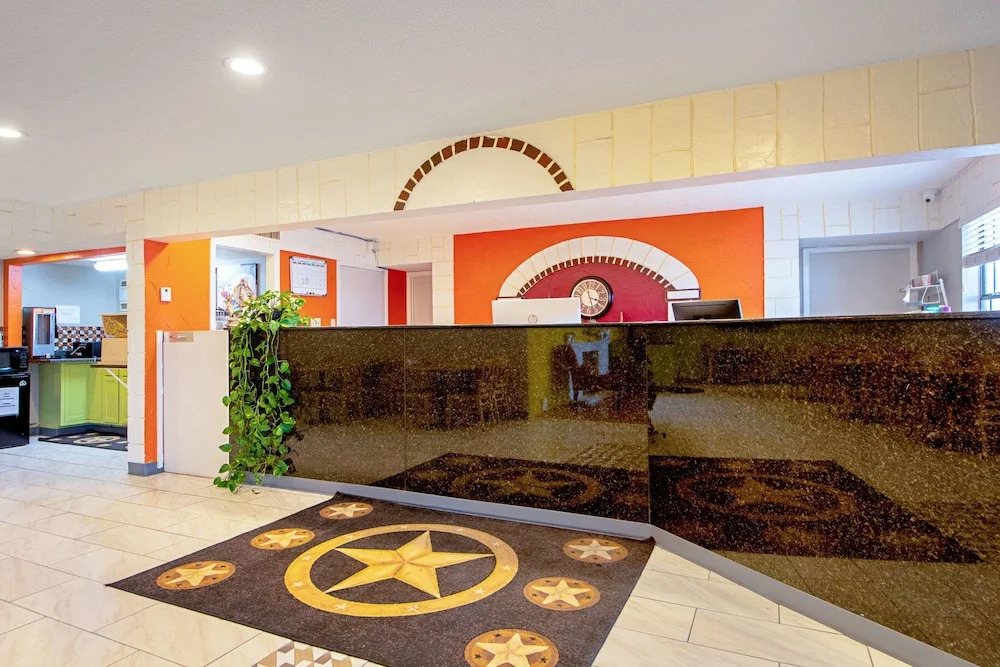 Americas Best Value Inn and Suites Denton