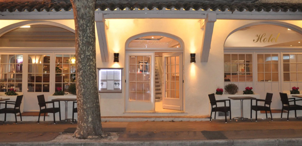 Brit Hotel Confort Le Revest Sainte-Maxime