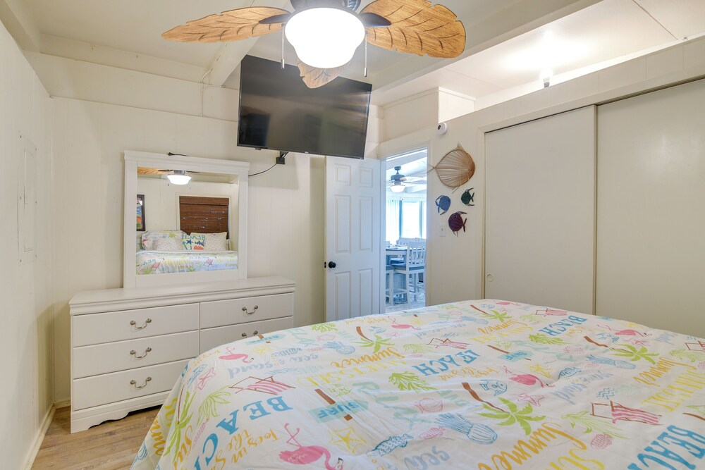 Steps to Surfside Beach! Ocean-view Texas Retreat