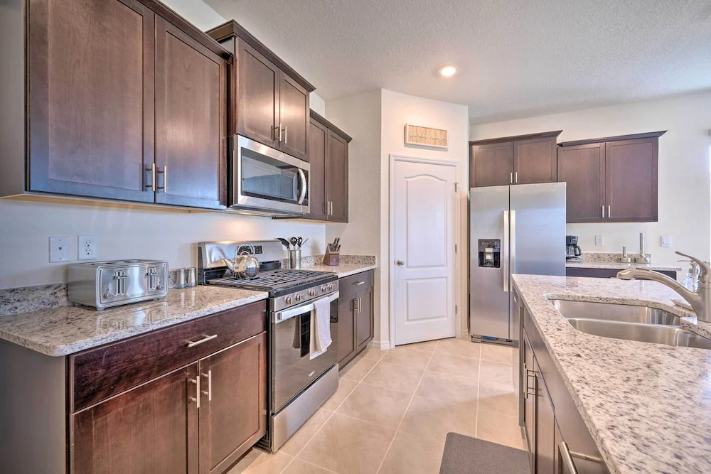 Private Pool & Resort Perks: Home in Davenport