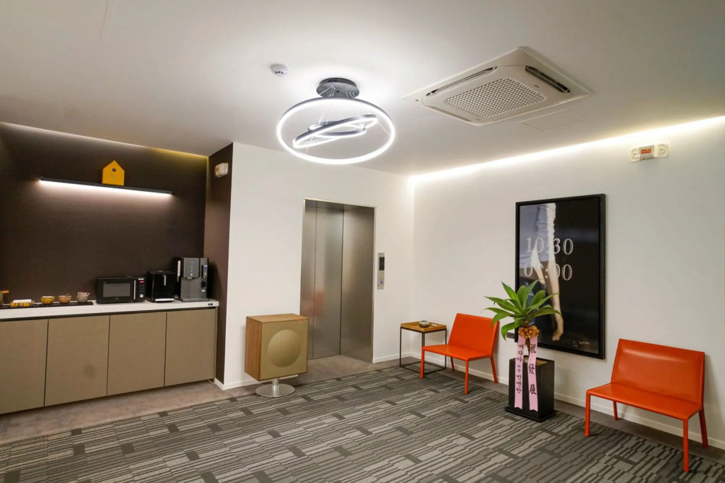 Mipo Oceanside Hotel