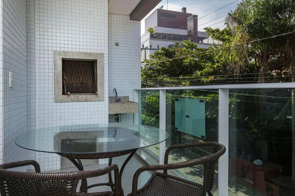 Porto Fino 106 - 200m da praia de Bombinhas - Roupas de cama & kit amenities - Ótimo custo-benefício