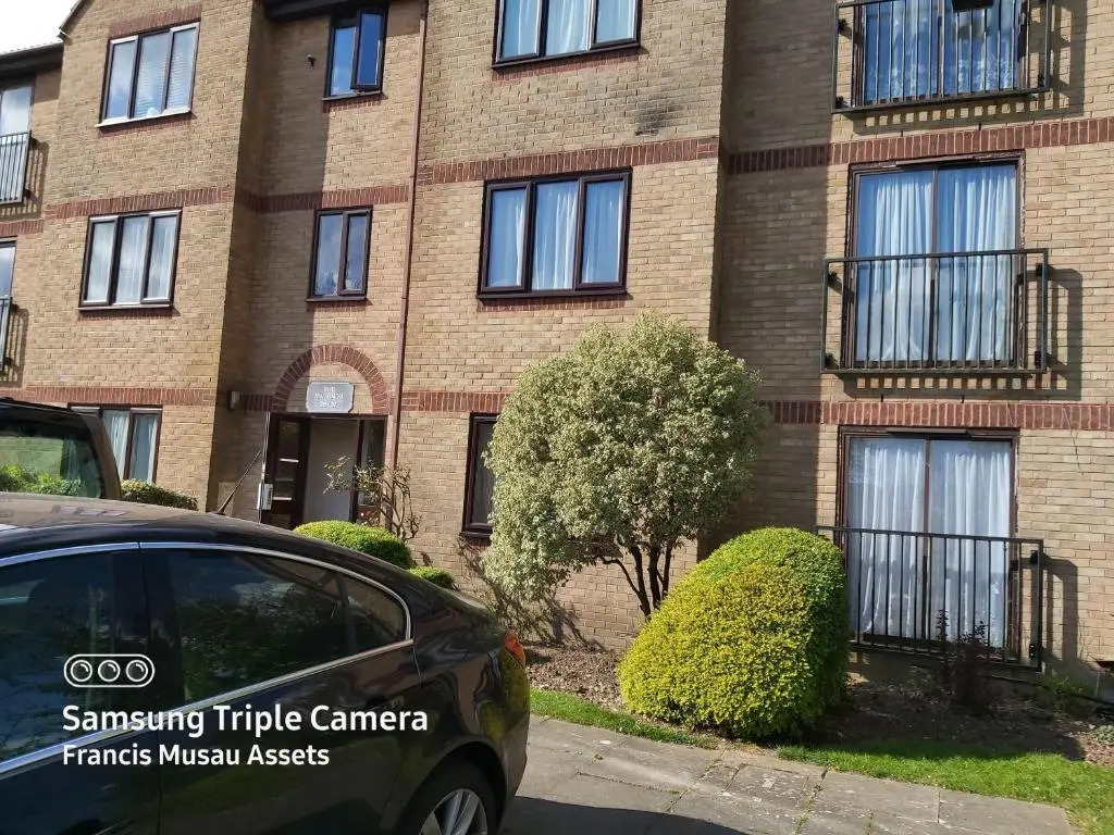 The Maltings - Huku Kwetu Dunstable - Spacious Business Travellers- 2 Bedroom 2nd floor Serviced Apartment -Private Parking- Free Wifi
