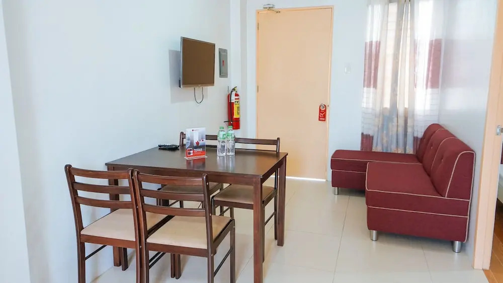 RedDoorz Plus near Talisay Town Center
