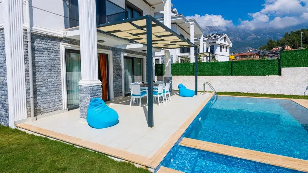 Hisar 1 - 4 Bedroom Holiday Villa in Hisarönü