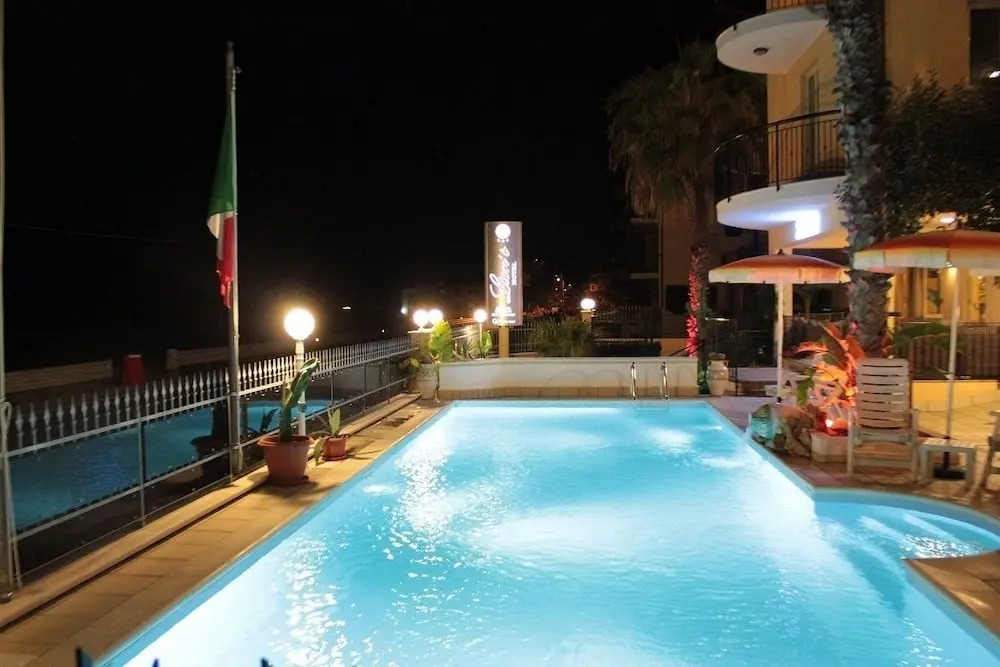 Lion's Hotel