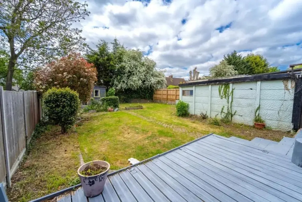 Sunny Lodge in Anstey - Spacious 3 Bedroom Home