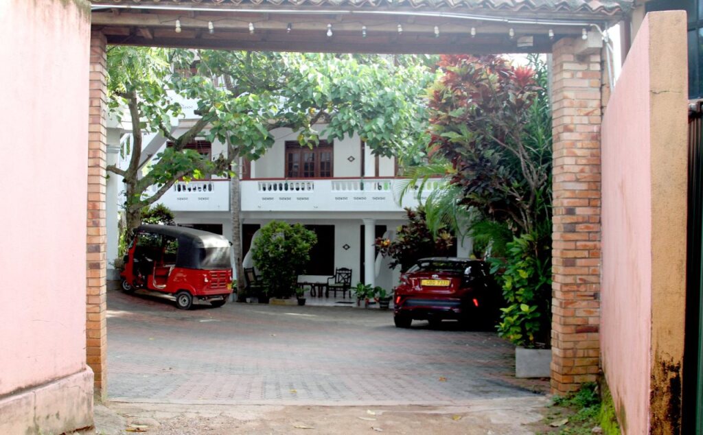 Hotel Happy Night & Restaurant