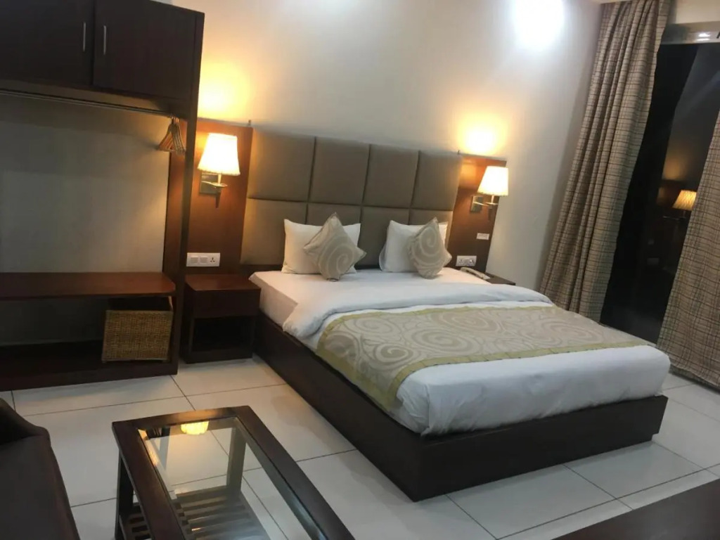 Manuni Inn - Riverside Hotel