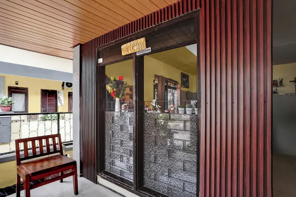 OYO 95043 Guest House Adel's