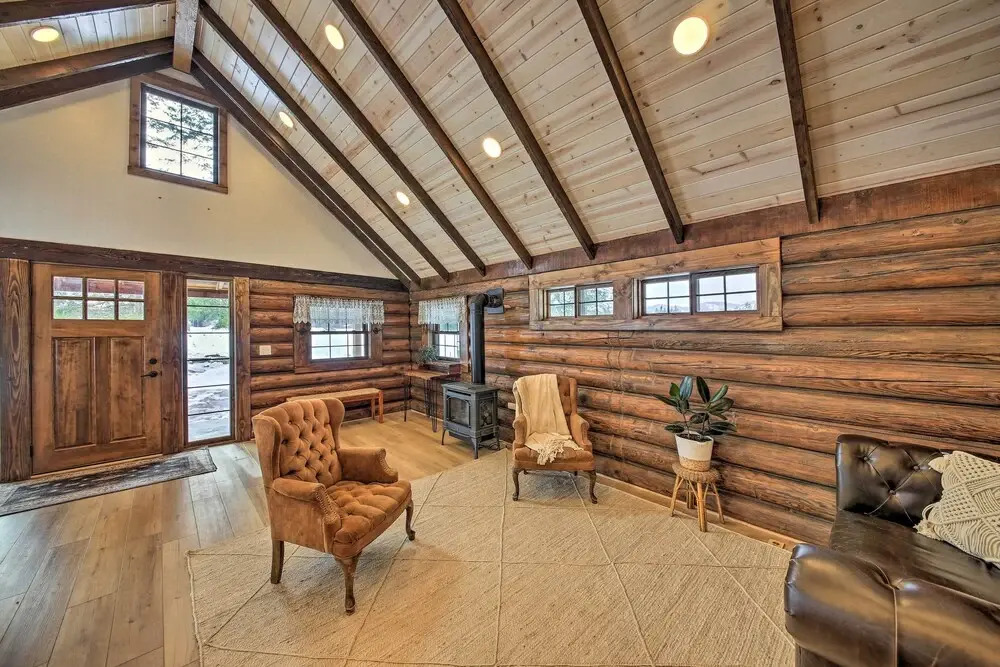 Serene Kootenai Cabin - 3 Mi to Dtwn & River!