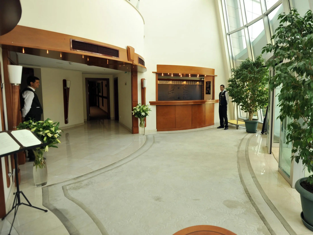 Hotel Midi