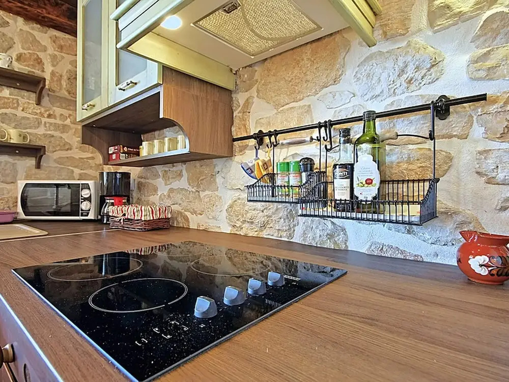 Rustic Villa in Dracevac With Outdoor Pool