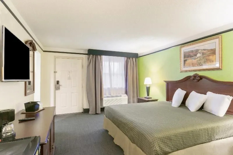 OYO Hotel Columbia SC I-20/I-26