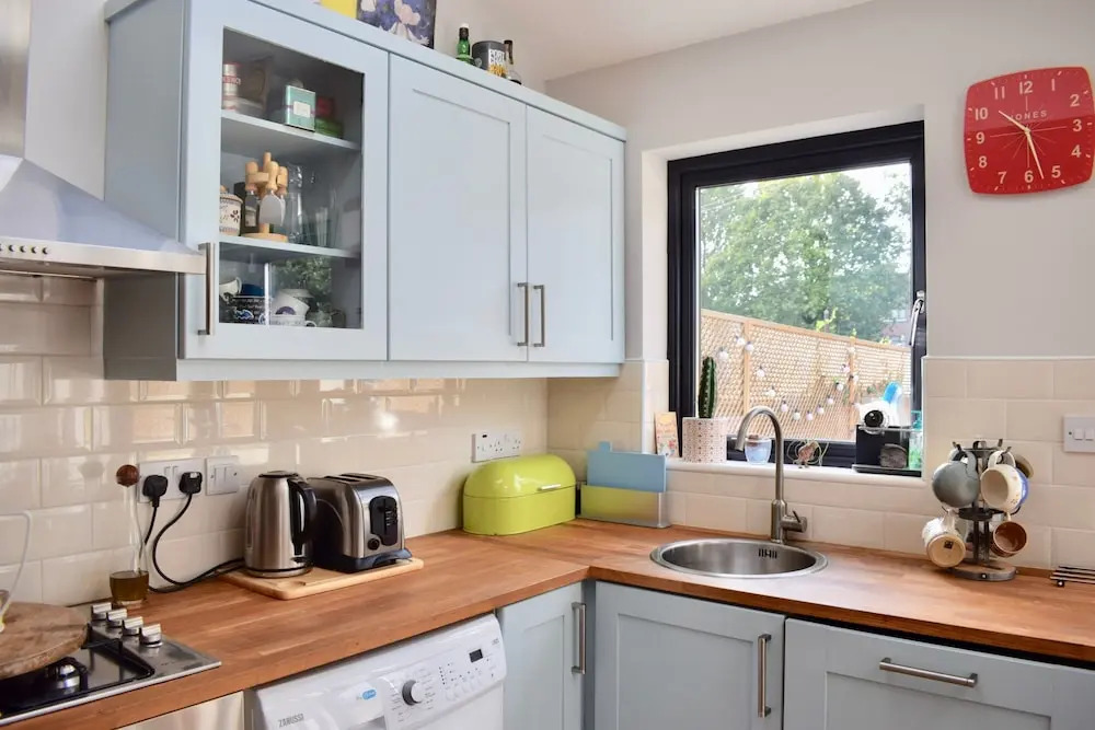 Bright 2 Bedroom Dublin House With Large Garden