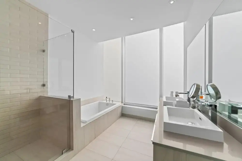 2BR Ocean Penthouse: Private Terrace & Hot Tub