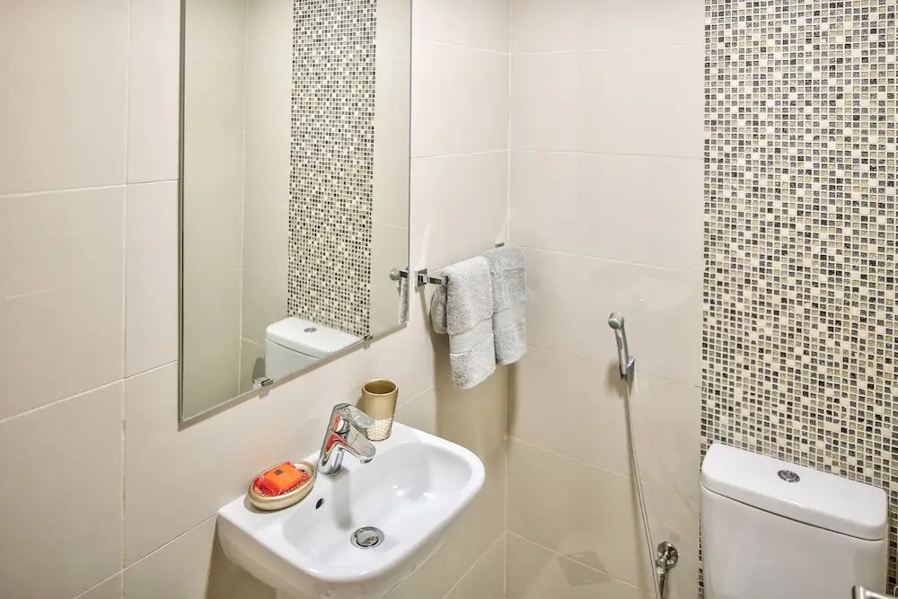Luxury Staycation - Continental Tower