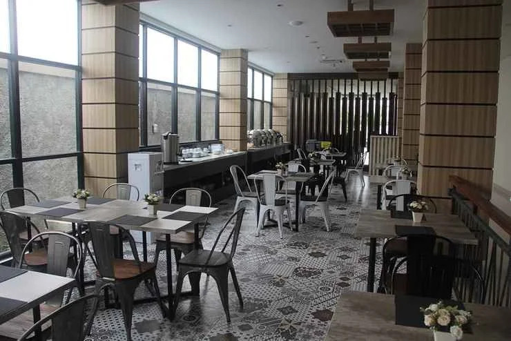 LARIZ Depari Hotel